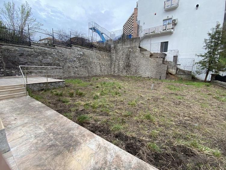 Casă cu 4 camere în Băile Herculane