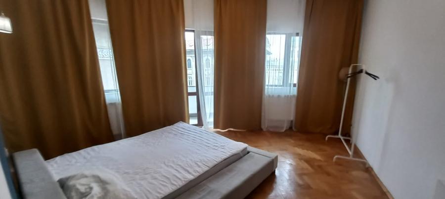 Apartament cu 4 camere decomandat în Rosetti