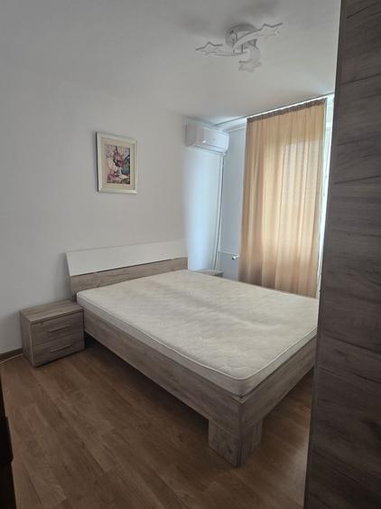 Apartament cu 2 camere decomandat în Runcu