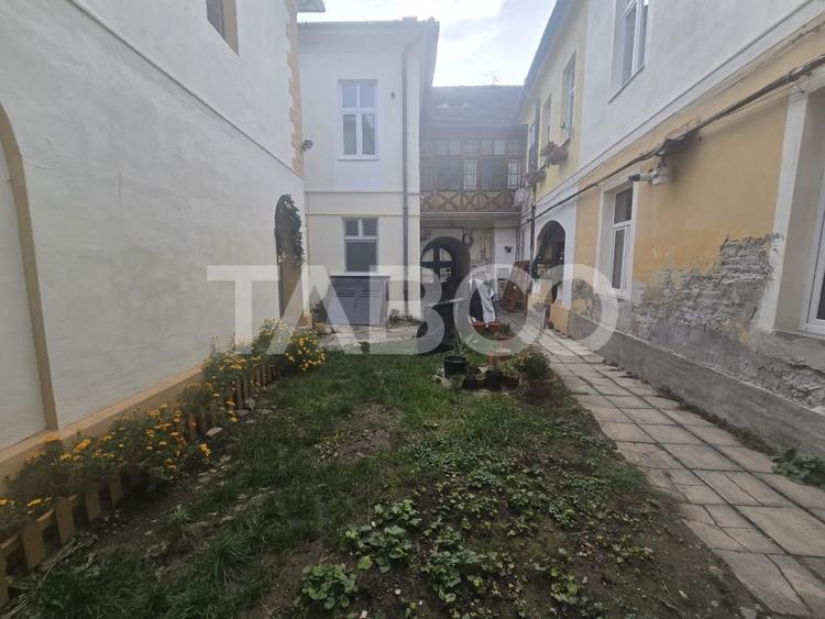 Apartament de vanzare 3 camere 2 bai Centrul Istoric Sibiu Comision 0 - 12