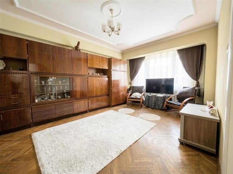 Apartament cu 3 camere decomandat în Ultracentral