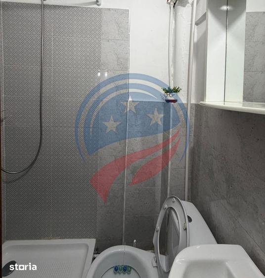 Apartament cu 3 camere semidecomandat în Central