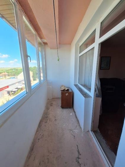 Vând apartament 3 camere și 7 dependițe, decomandat, bloc reabilitat + garaj - 4