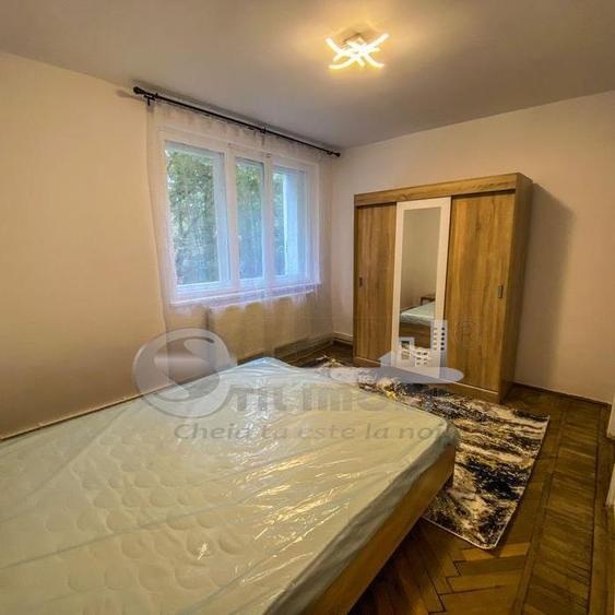 Apartament cu 3 camere decomandat în Arcu