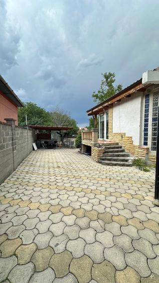 Casă cu 3 camere în Lunei