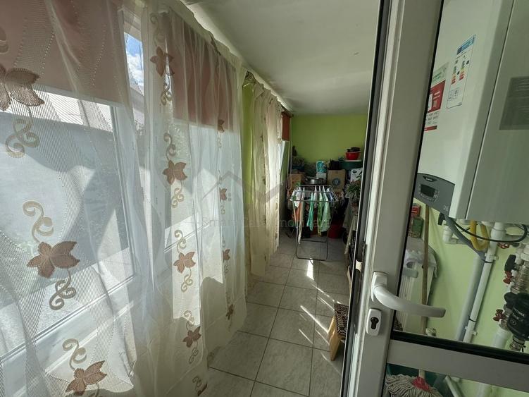 Apartament cu 3 camere decomandat în Tomești