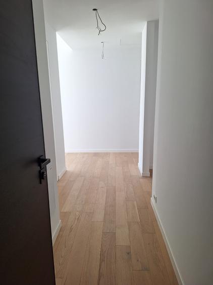 Penthouse cu 4 camere semidecomandat în 13 Septembrie