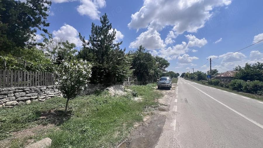 Casă cu 4 camere cu Teren 2921 Mp în Olteni