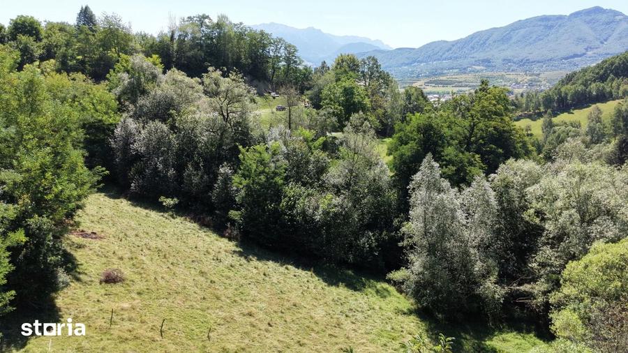 Teren de 2200 mp, în Central
