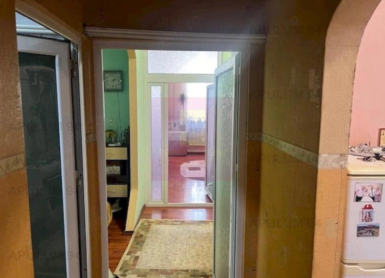 Apartament cu 2 camere semidecomandat în Universitate