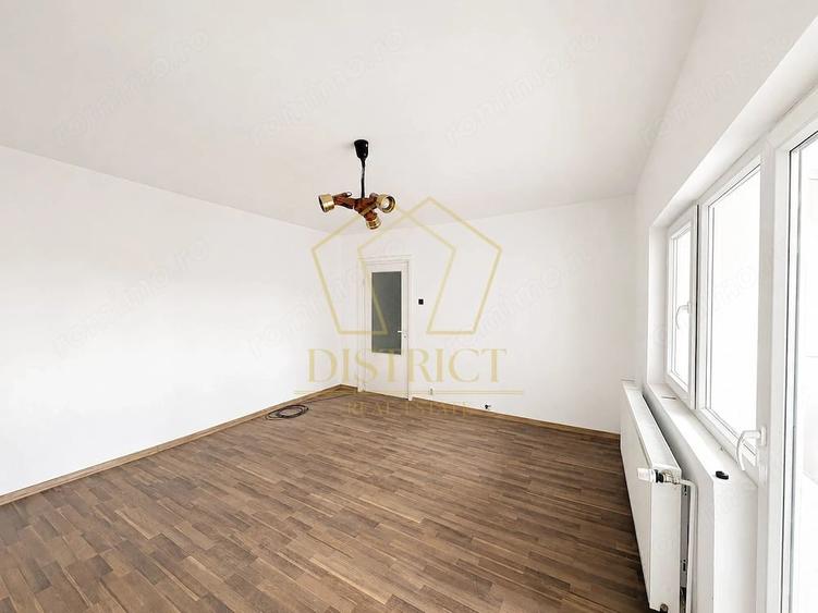 Apartament cu 3 camere decomandat în Bucovina