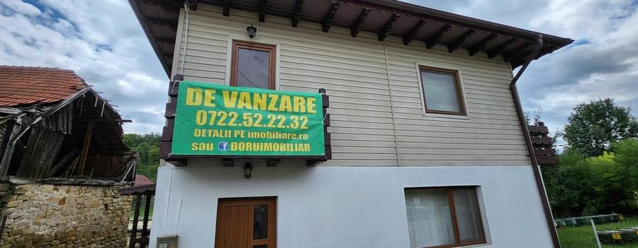 Casă individuală cu 5 camere cu Teren 335 Mp în Central