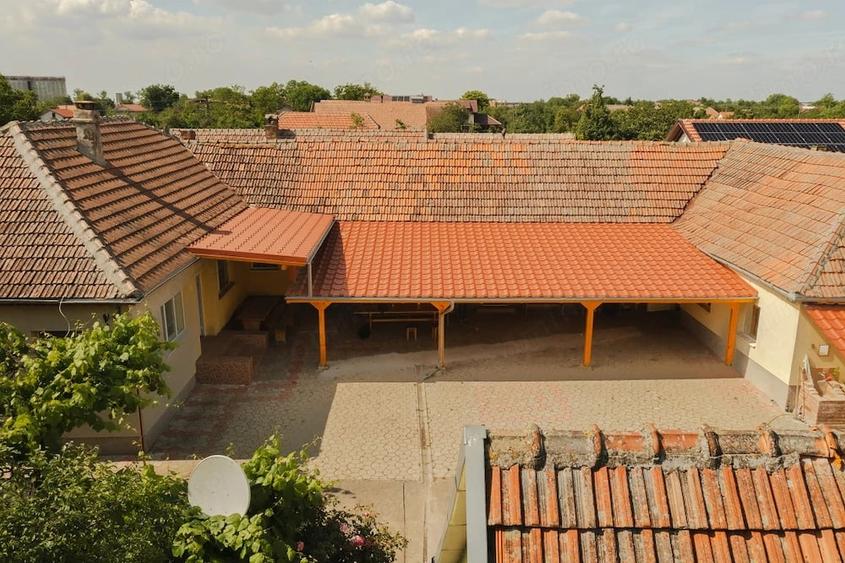 Casă cu Teren 2634 Mp în Jebel