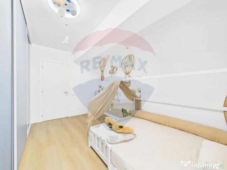 Apartament cu 3 camere decomandat în Fizicienilor