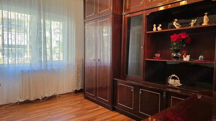 Apartament cu 4 camere decomandat în Dorobanți