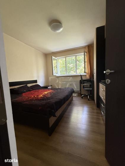 Apartament cu 4 camere semidecomandat în Drumul Taberei