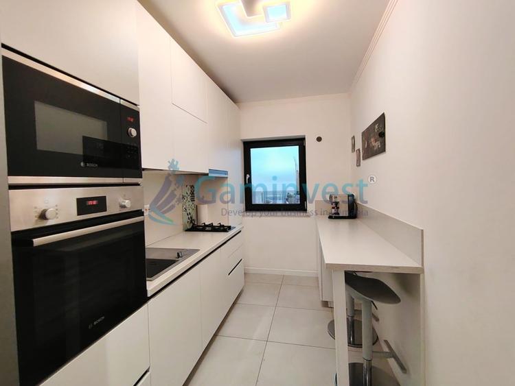 Apartament cu 3 camere decomandat, mobilat în Sud