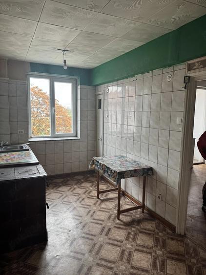 Apartament cu 3 camere nedecomandat în Ilia
