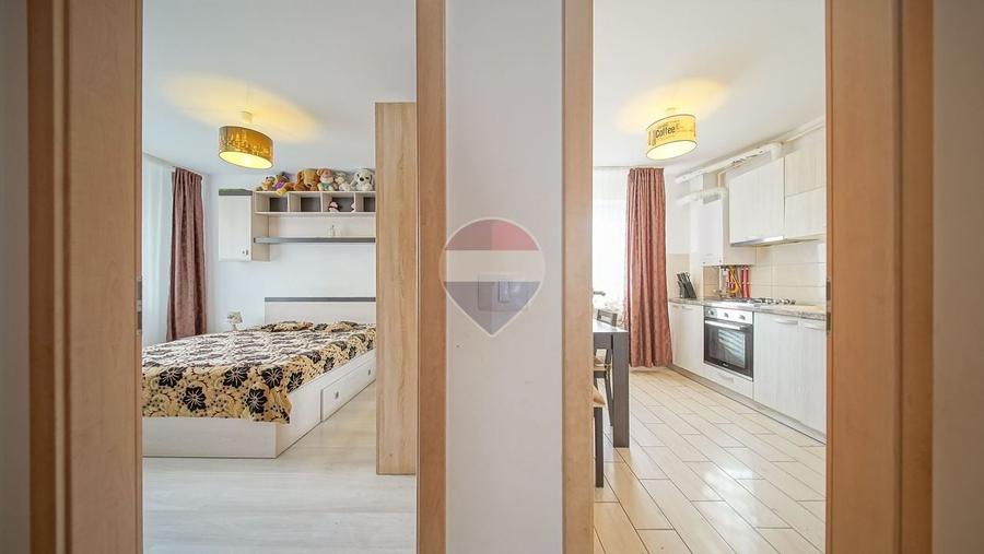 Apartament cu 2 camere decomandat în Tractorul