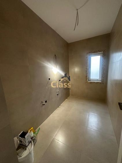 Apartament cu 3 camere semidecomandat în Baciu