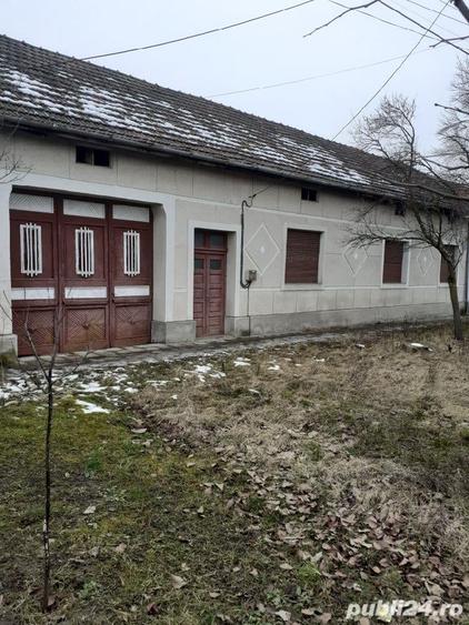 Casă cu 6 camere în Sacu