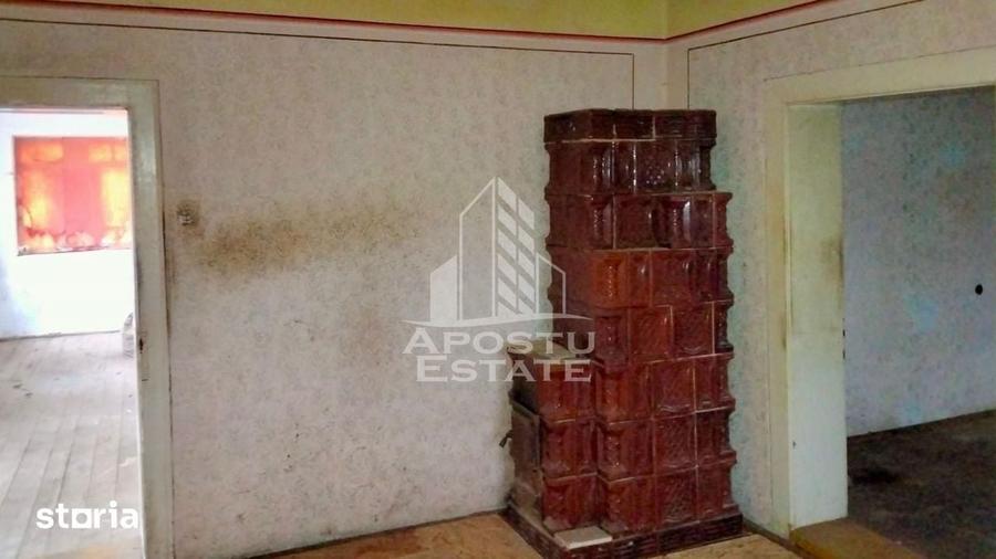 Casă cu 4 camere cu Teren 1079 Mp în Vârfurile