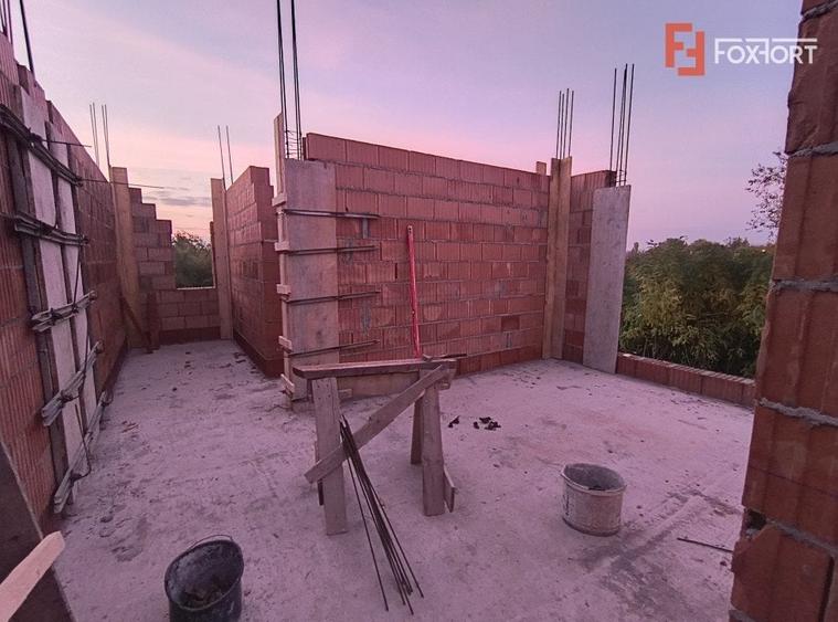 Apartament cu 2 camere în Plopi