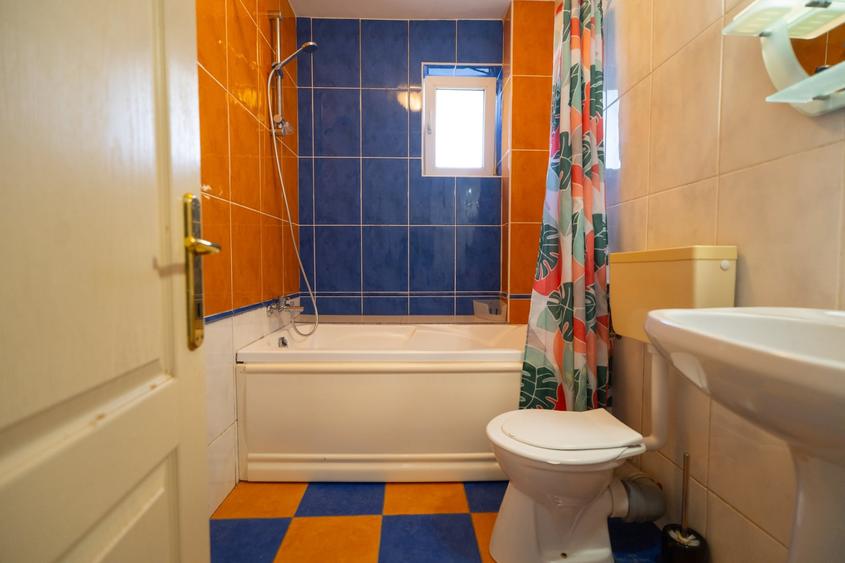 Apartament cu 3 camere decomandat în Zorilor