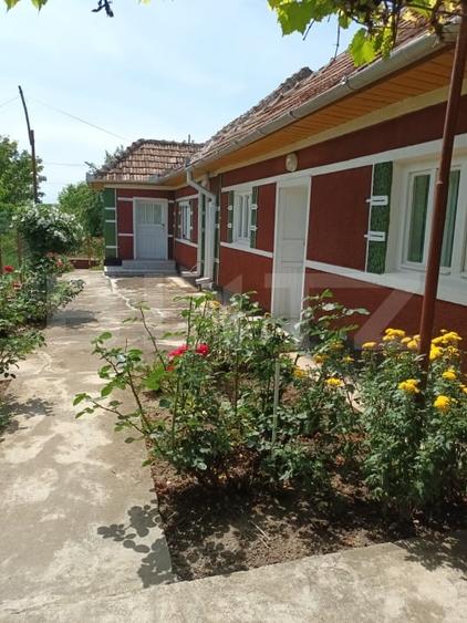 Casă individuală cu 4 camere cu Canalizare în Fizeșu Gherlii