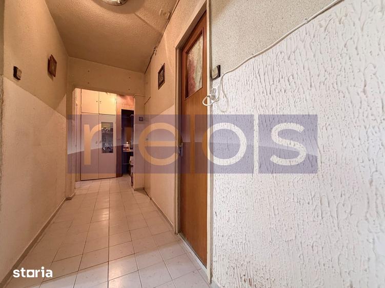 Apartament cu 2 camere decomandat în Tei