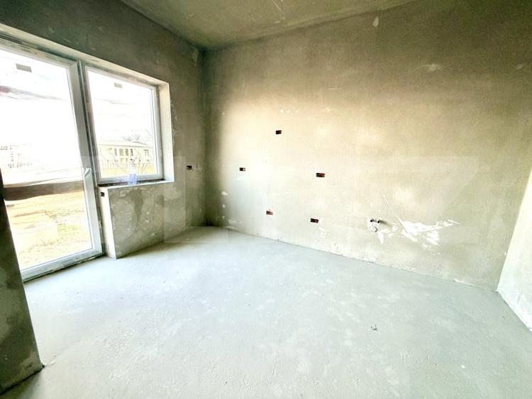Duplex cu 4 camere cu Teren 250 Mp în Cetate