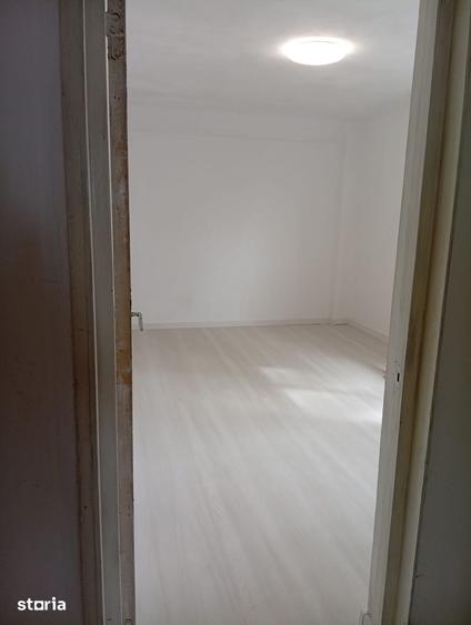 Apartament cu 2 camere decomandat în Berceni