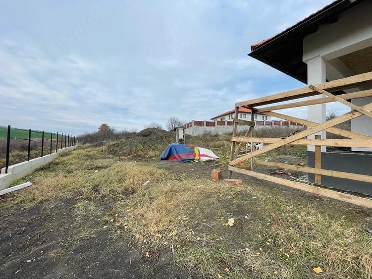 Casă cu Teren 1000 Mp în Moriști