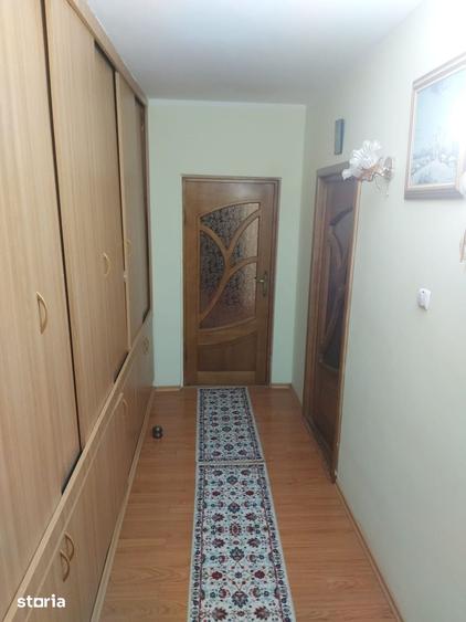 Apartament cu 4 camere semidecomandat în Țiglina 3