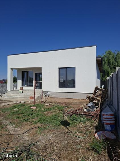 Casă cu 3 camere cu Teren 447 Mp în Central