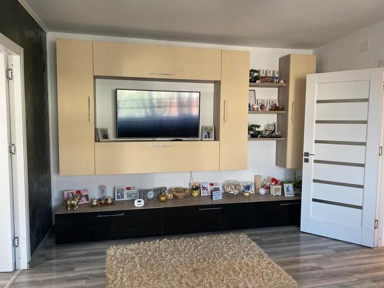 Apartament cu 2 camere semidecomandat în Cuza Vodă