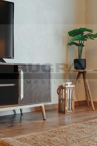 Apartament cu 3 camere semidecomandat, mobilat în Central