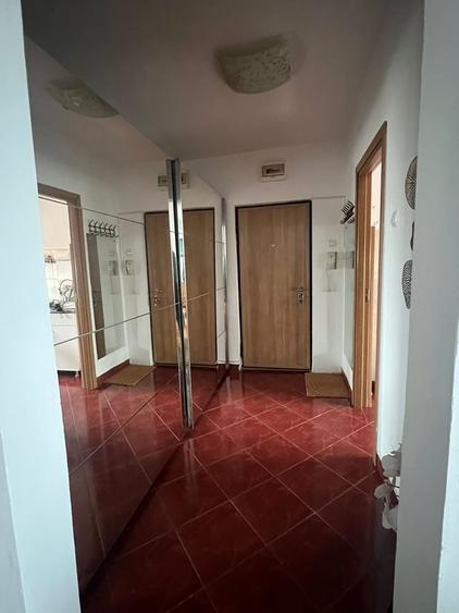 Apartament cu 3 camere în Bucur Obor