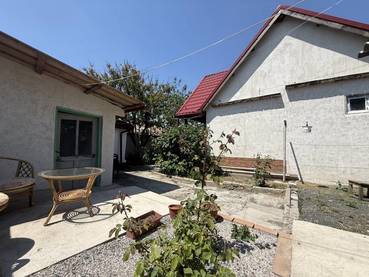 Casă individuală cu 4 camere cu Canalizare în Ultracentral