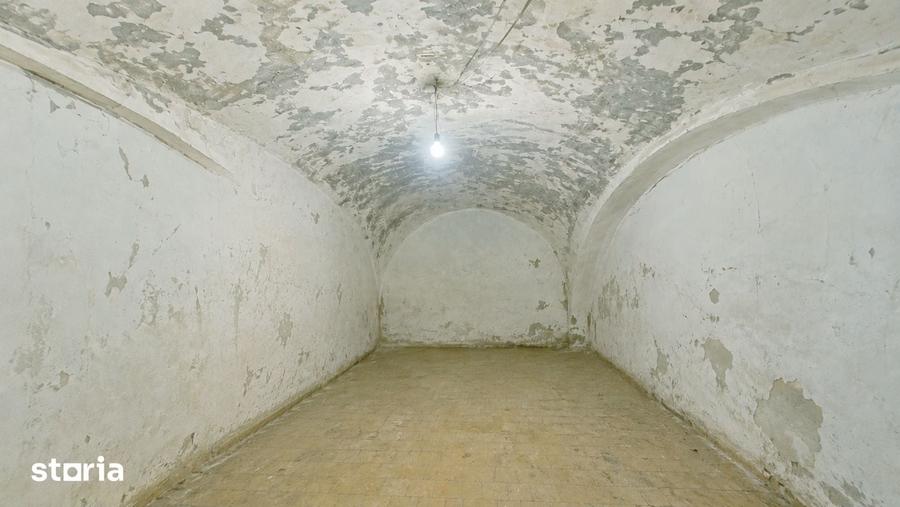 Apartament cu 8 camere în Central