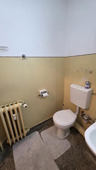 Apartament cu 3 camere decomandat în Berceni
