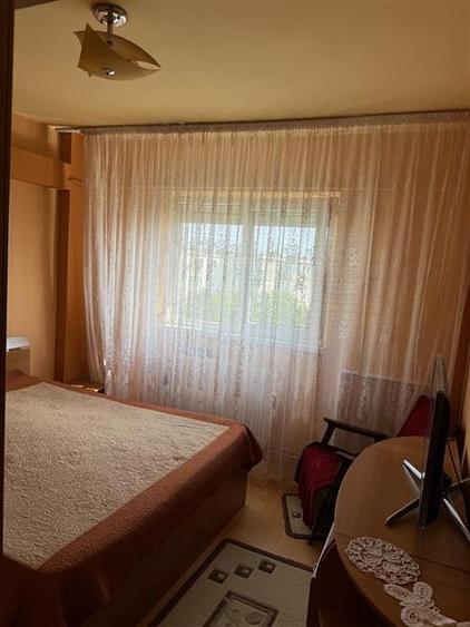 Apartament cu 4 camere decomandat, mobilat în 9 Mai