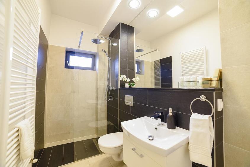 Inchiriere Apartament zona Coresi 4 - 2