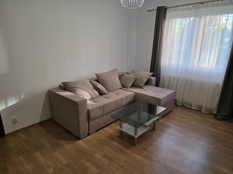 Apartament cu 3 camere semidecomandat în Mihai Viteazul