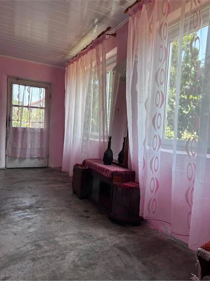 Casă cu 3 camere cu Teren 1970 Mp în Drăgotești