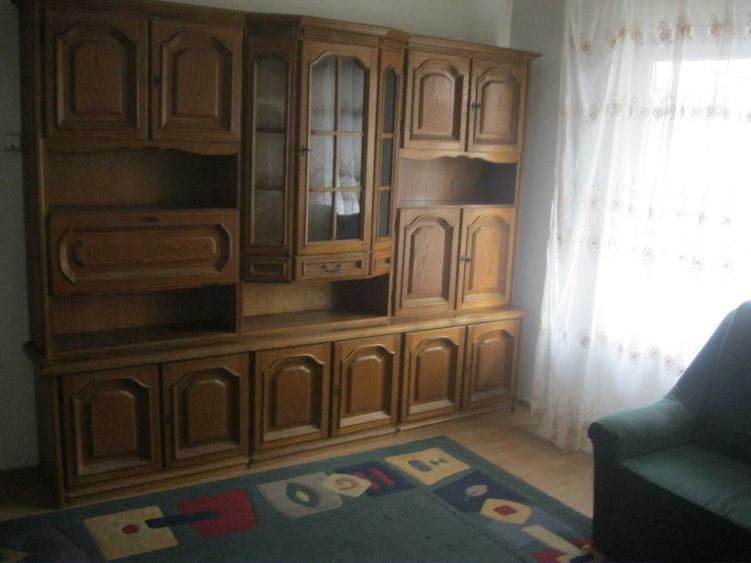 Apartament cu 4 camere semidecomandat în Rogerius