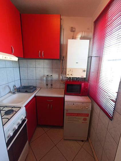 Apartament cu 2 camere nedecomandat în Simeria