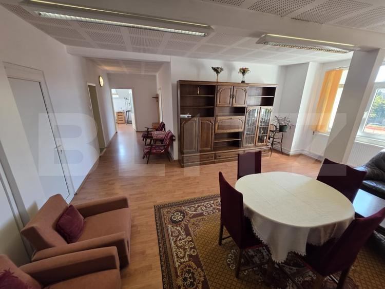 Apartament cu 3 camere semidecomandat, mobilat în Gheorgheni