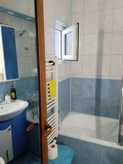 Apartament cu 3 camere decomandat în Exterior Vest