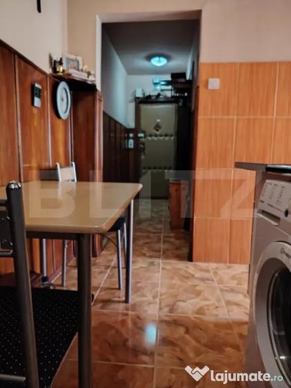 Apartament cu 3 camere decomandat în Nufărul